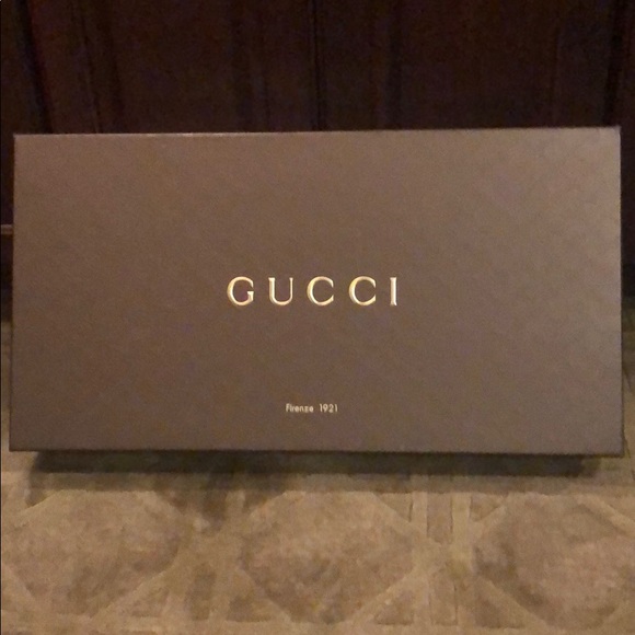 Authentic Gucci knee high suede/leather boot - Picture 5 of 7